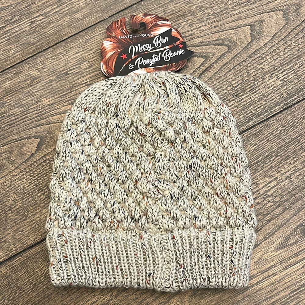NWT David & Young Messy Bun / Ponytail Beanie